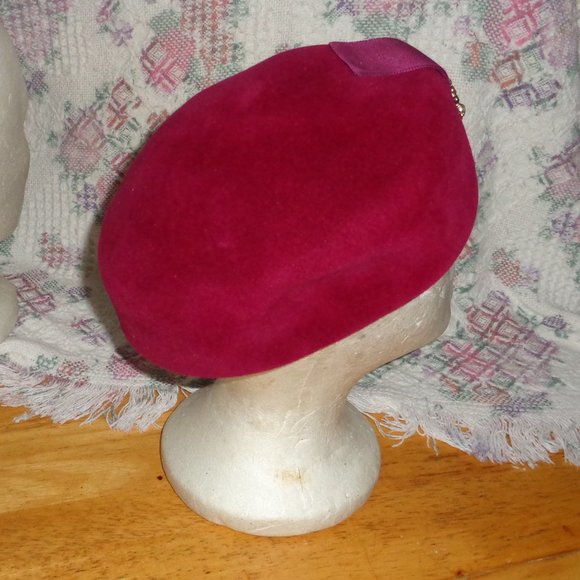 VINTAGE PICARDY FELT WOOL DRESS HAT FROM FRANCE-GORGEOUS RASPBERRY W/RHINESTONES - Picture 3 of 5